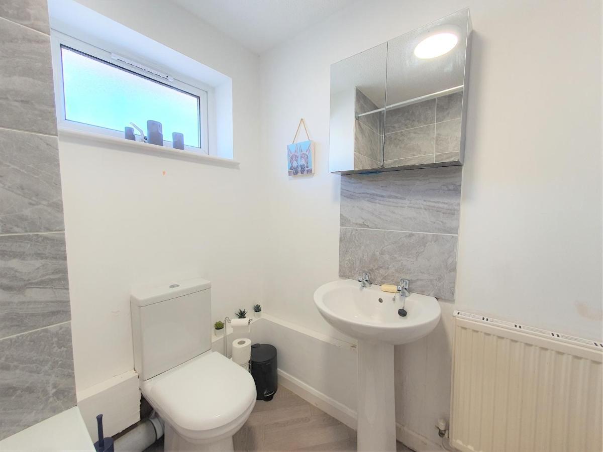 Thesiger Court Apartments - Free Private Parking - By Property Promise Кардифф Экстерьер фото